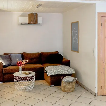 Eight-bedroom In Feriehus *
